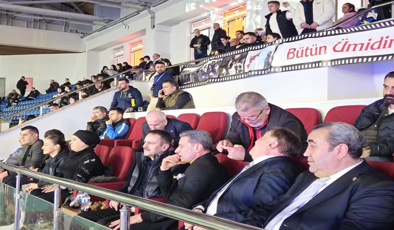 Kocaeli Valisi Aktaş, Boks Şampiyonasını izledi