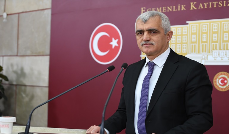 Kocaeli Valisi misin, Ak Parti İl Başkanı mısın?