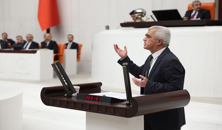 TBMM'de Kürtçe konuşunca mikrofonu kapatıldı