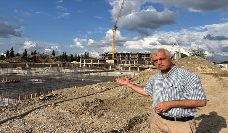 Kocaeli Vergi Dairesi binasını 1000 günde bitireceğiz dediler, yarısını bile tamamlayamadılar!