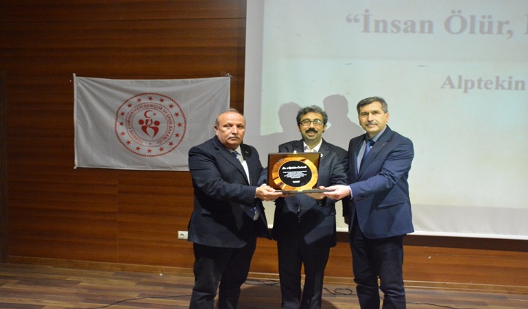 Kocaelili gazeteci yazar Cevherli Şile’deki o konferansta konuştu