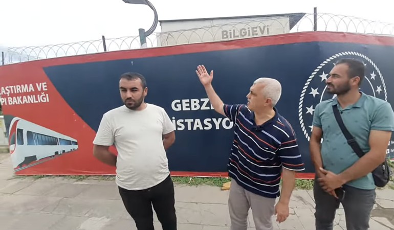 Kocaelili gençler alay ediyor: Aşkımız Gebze-Darıca Metro inşaatı gibi olsun, hiç bitmesin 