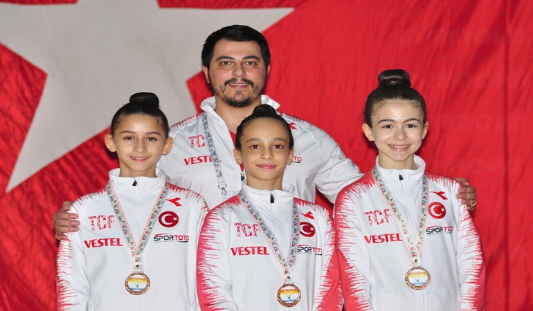 Kocaelili milli takım sporcuları Balkan Oyunları’ndan şampiyonlukla döndü