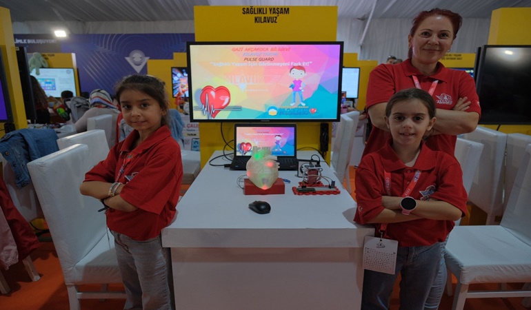 Kocaelili öğrenciler TEKNOFEST’te dikkatleri üzerine çekti!