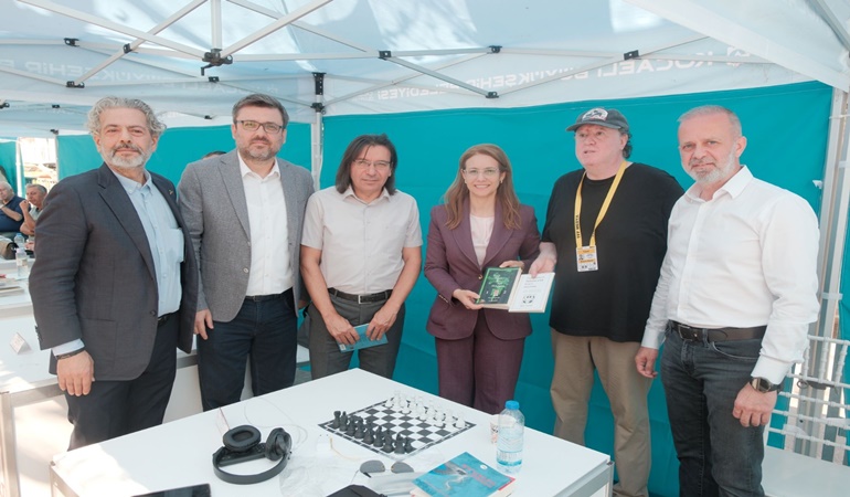 Kocaelili yazarlar, okurlarıyla fuarda buluştu