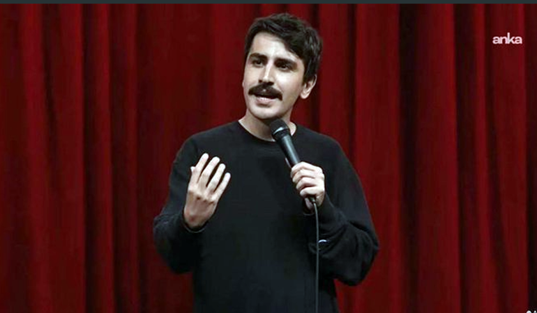 Komedyenlerin tutuklandığı bir ülkede demokrasi laftan ibarettir