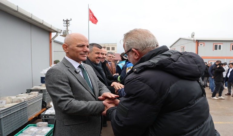 Körfez Belediyesi’nde bayramlaşma: Başkan Söğüt personele teşekkür etti 