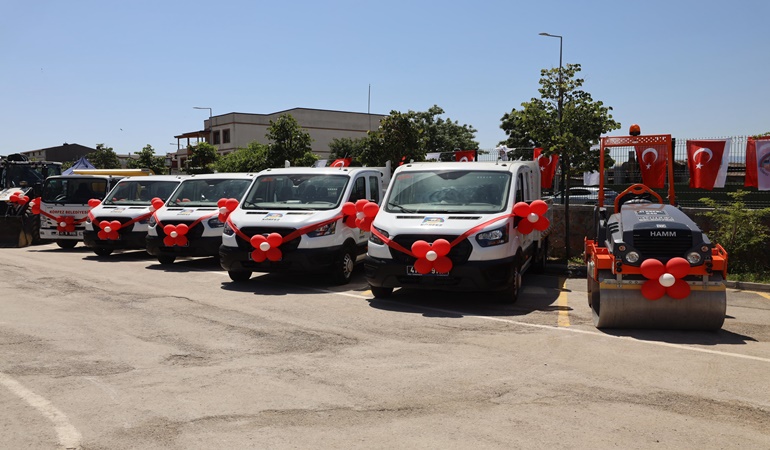 Körfez Belediyesi’ne 20 yeni araç