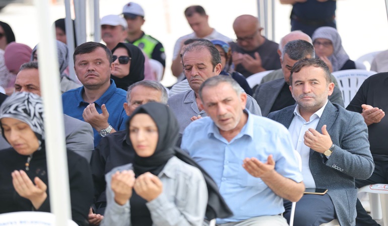 Körfez’de de deprem şehitleri anıldı