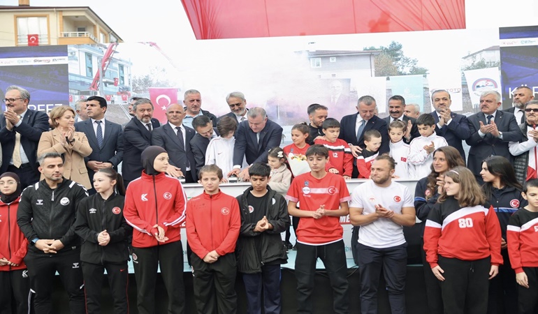 Körfez’de dev spor tesisinin temelini Bakan Bak attı