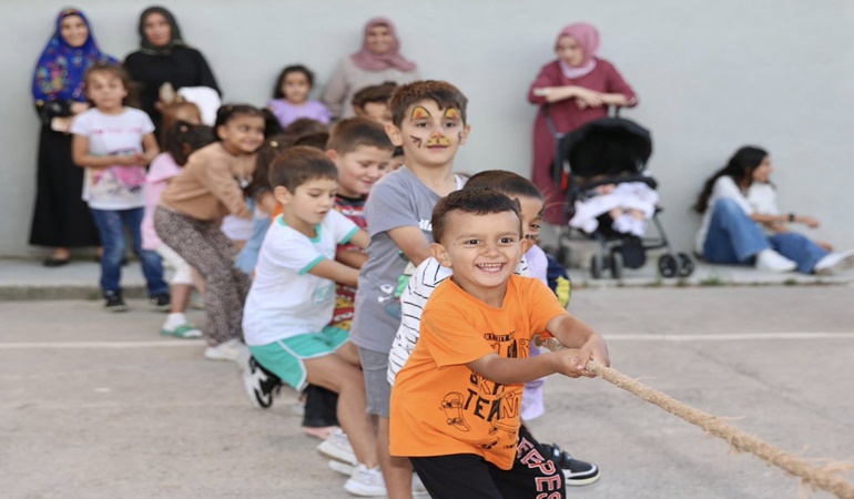 Körfez’de miniklerin yüzünü güldüren şenlik!