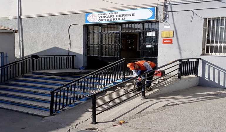 Körfez’de okulların ihtiyaçları gideriliyor