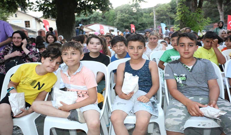 Körfez’de Rafadan Tayfa ile sinema keyfi