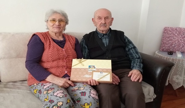 Körfez’de yaşlılara bayram hediyesi