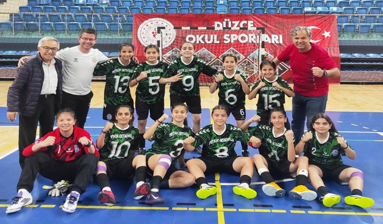 Körfez’in kızları gururlandırdı
