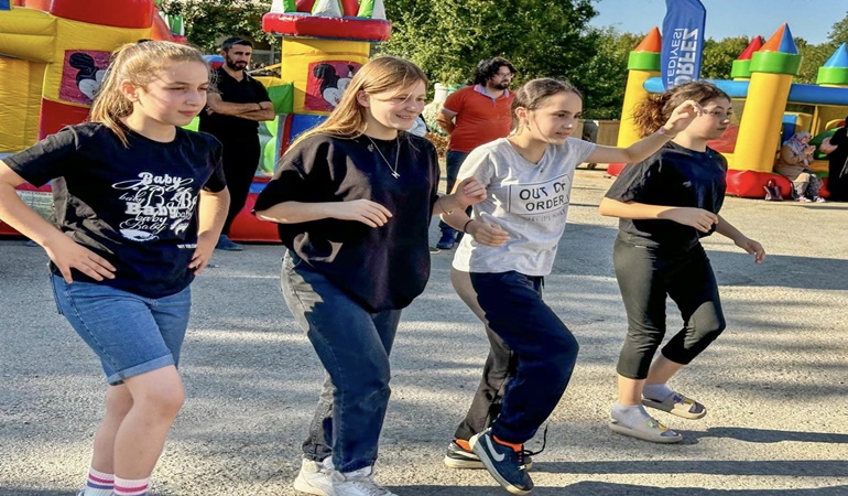 Körfez Sevindikli Köyü’ndeki şenlik böyle geçti