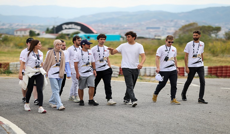 Körfez Yarış Pisti’nde bir yarış daha! Finalistler belirlendi