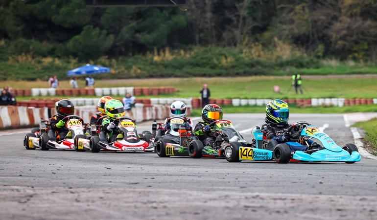 Körfez Yarış Pisti’nde karting heyecanı sizi bekliyor!