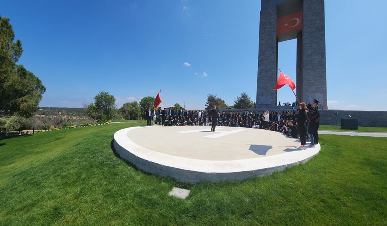 Körfezim milli şuurla mezuniyetini Çanakkale’de yaptı