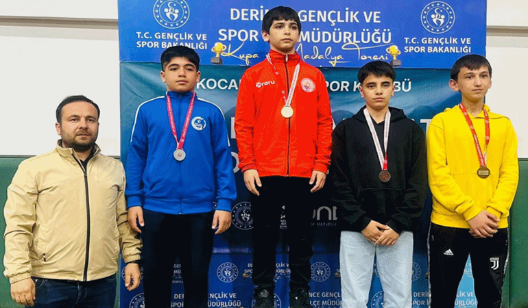 Körfezli güreşçiler 4 madalyayı kaptı