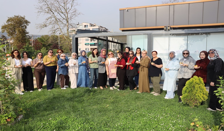 Körfezli kadınlar kendi mumlarını hazırladı