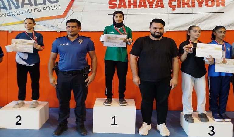 Körfezli karateci Leylanur Türkiye’nin gururu oldu