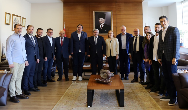 KOTO Başkanı Bulut, Lastik-İş yöneticilerini ağırladı