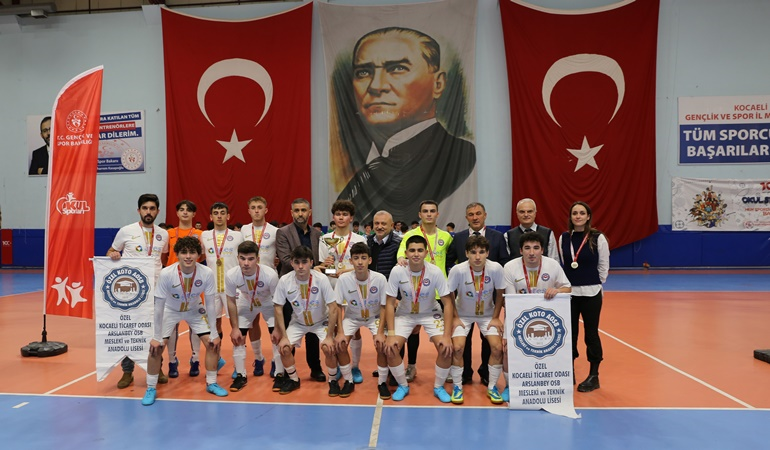KOTO Teknik Koleji Futsal’da şampiyon oldu 