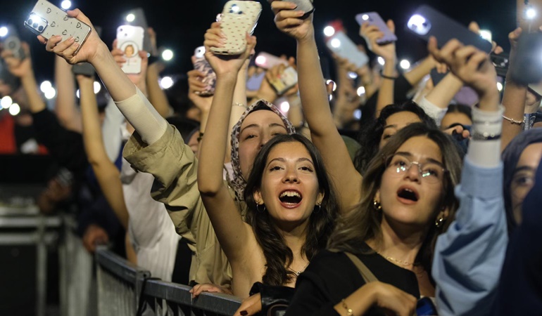 KOÜ’de öğrenciler Güz Şenlikleri ile eğlenceye doydu!