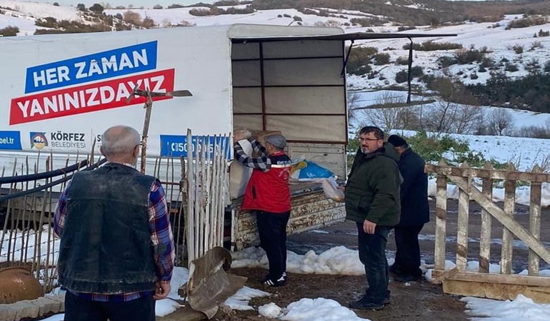 Köylerdeki fırınlar deprem bölgesi için yandı