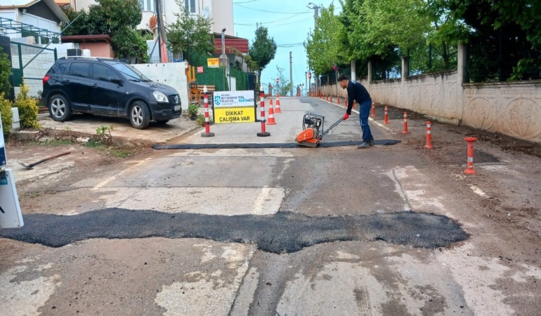Kumcağız sahil yolunda bozulan noktalara müdahale