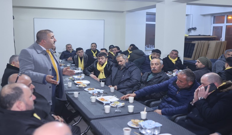 Kumsar pazarcı esnafıyla bir araya geldi