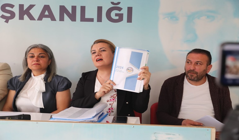 Laf ola beri gele diye konuşuyorlar, halkı kandırıyorlar