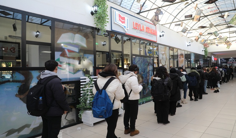 Leyla Atakan Şehir Kütüphanesi gençlerin birinci adresi oldu