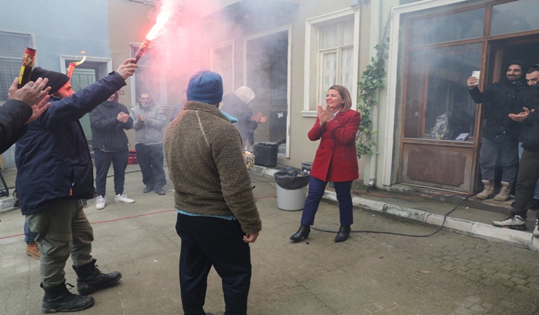 Leyla Hanım film ekibinden Başkan Hürriyet’e doğum günü sürprizi