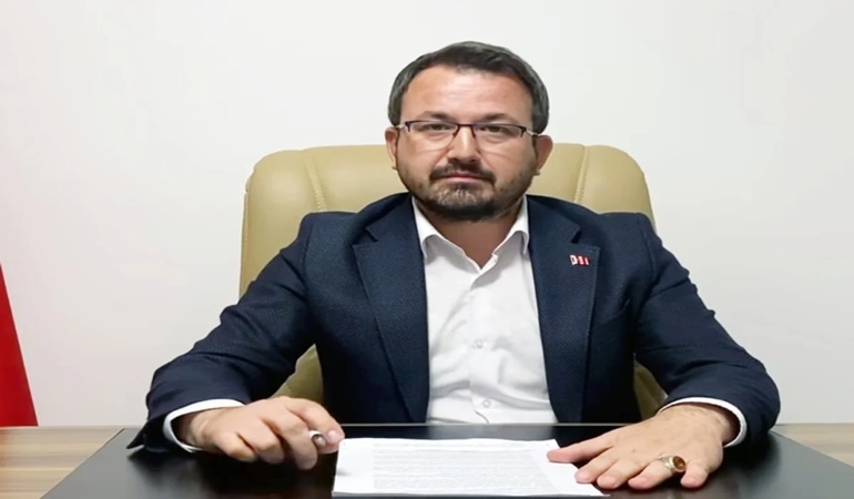 Lüks ve israfa engel olamadım dedi, istifa etti