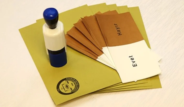 Mahkeme mühürsüz oy ve pusula kullanılan referandumu iptal eder mi?