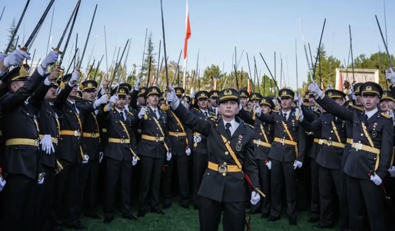 Mahkemeden teğmenlerle ilgili bir karar daha
