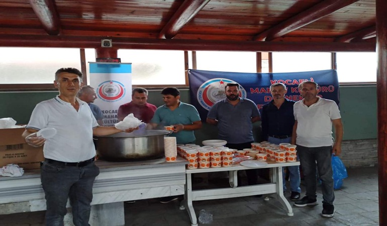 Manavlardan aşure etkinliği