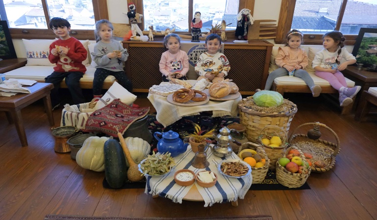 Mancarlı pideli Yerli Malı Haftası kutlaması