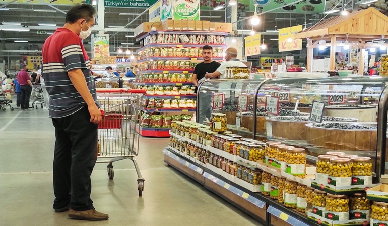 Marketler kuyumcu vitrini gibi