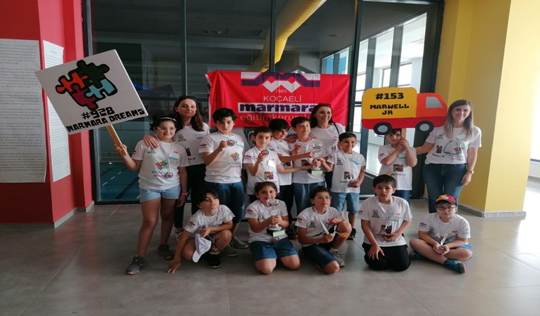 Marmara Koleji öğrencileri First Lego League Explore’da iki ödül birden aldı.  
