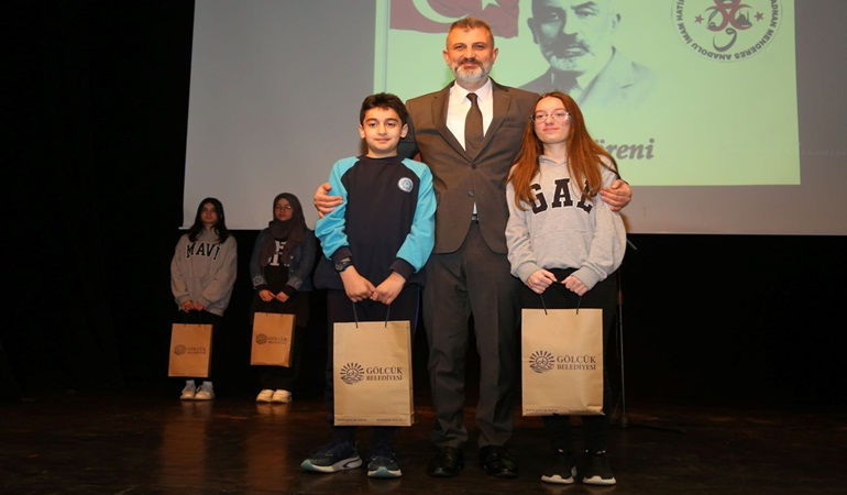 Mehmet Akif Ersoy, İstiklal Marşı'nın kabulünün 102. yılında Gölcük'te anıldı