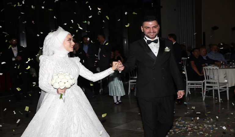 Mehmet Allak oğlunu evlendirdi