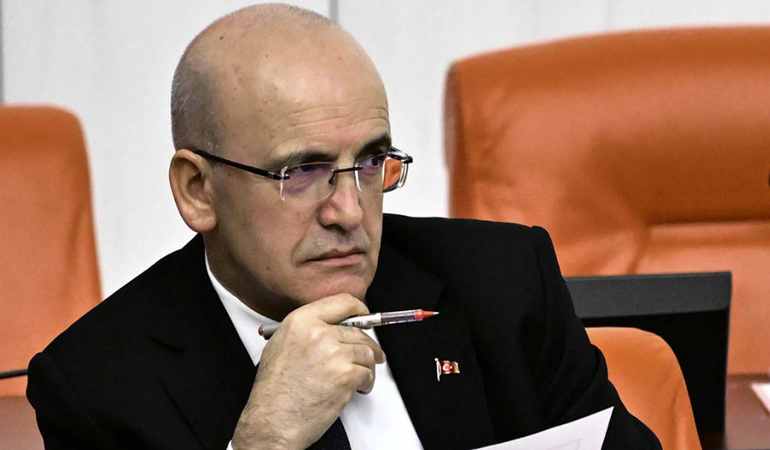 Mehmet Şimşek akaryakıt fiyatları 100 TL olsun mu istiyor?
