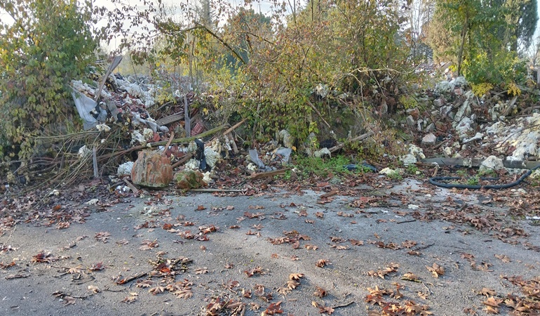 Memduh Tağmaç Kışlası moloz döküm sahasına çevrildi
