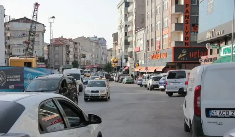 Metro güzergahındaki binalar risk altında!