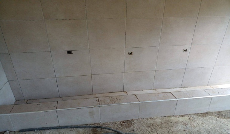 Mezarlıktan musluk çaldılar