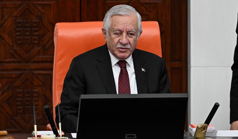MHP'li Adan mikrofonu kapatıp önergeyi oylatmaya çalıştı