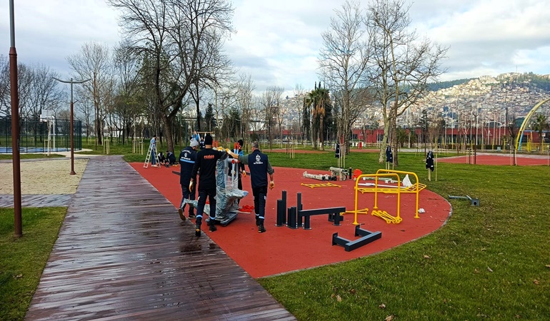 Millet Bahçesi’ne dönüştürülen eski fuar alanına yeni spor aletleri
